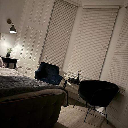 Seaside Studio Apartment 웨스턴슈퍼매어 외부 사진